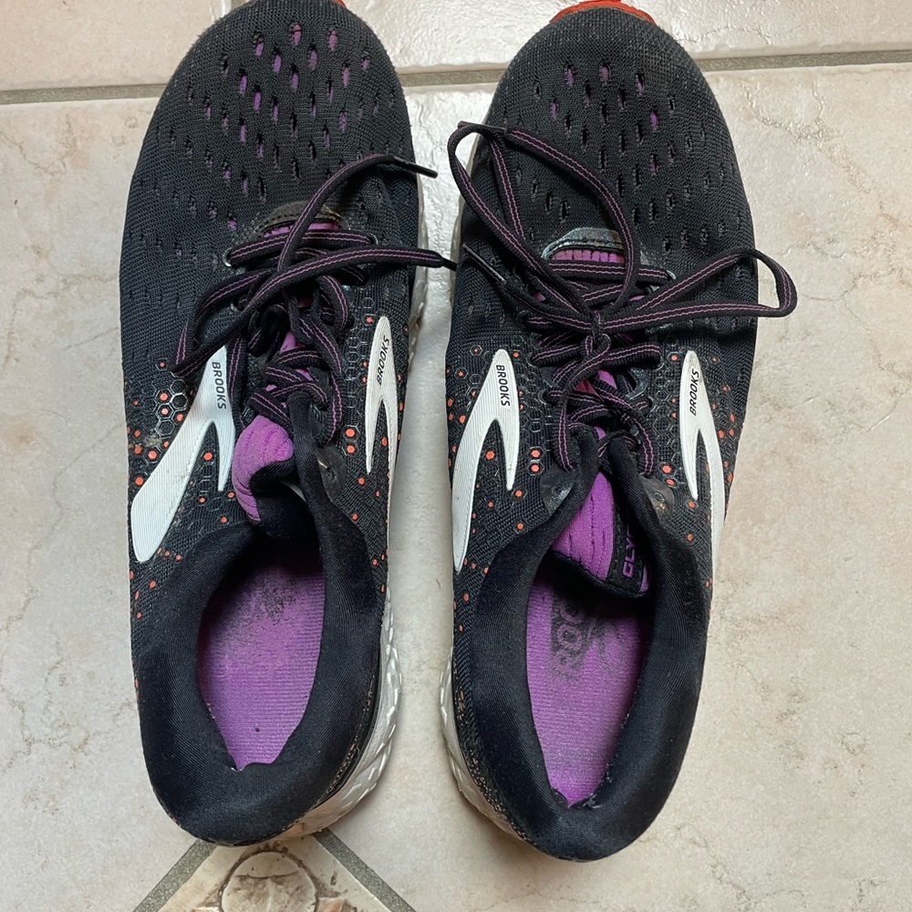 Used Brooks - Picture 3 of 7